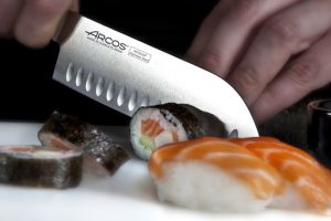 לויזון מרקט,סכין סנטוקו יפנית שקעים 17 ס"מ Universal ארקוס Arcos,