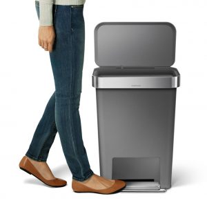 לויזון מרקט,פח דוושה רחבה מלבני פלסטיק 45 ליטר אפור סימפלהיומן Simplehuman,106