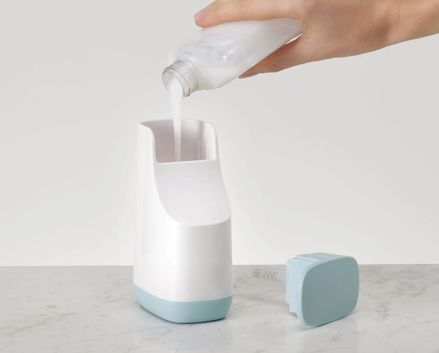 לויזון מרקט,דיספנסר לסבון Slim תכלתJOSEPH JOSEPH ג'וזף ג'וזף, לויזון מרקט,דיספנסר לסבון Slim תכלתJOSEPH JOSEPH ג'וזף ג'וזף,