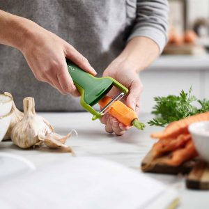 לויזון מרקט,קולפן ישר עם מגן ירוק SafeStore  ג'וזף ג'וזף JOSEPH JOSEPH,126