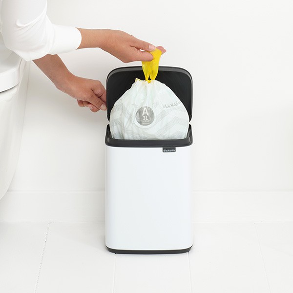 לויזון מרקט,פח אשפה נתלה לשירותים BO ברבנטיה 4 ליטר, לבן Brabantia, לויזון מרקט,פח אשפה נתלה לשירותים BO ברבנטיה 4 ליטר, לבן Brabantia,