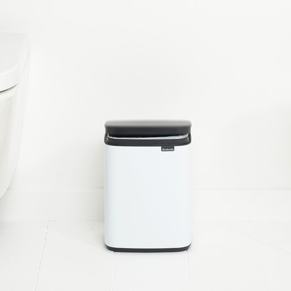 לויזון מרקט,פח אשפה נתלה לשירותים BO ברבנטיה 4 ליטר, לבן Brabantia, לויזון מרקט,פח אשפה נתלה לשירותים BO ברבנטיה 4 ליטר, לבן Brabantia,