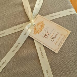 לויזון מרקט,מפת שולחן דגם פרובנס פוליאסטר במראה דמוי פשתן זית SILVERTEX,103