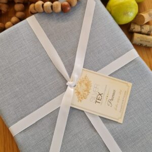 לויזון מרקט,מפת שולחן דגם פרובנס פוליאסטר במראה דמוי פשתן תכלת SILVERTEX,103