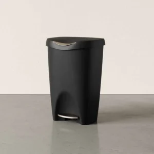 לויזון מרקט,פח עם רגלית דריכה, 50 ליטר BRIM שחור UMBRA,125