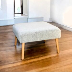 לויזון מרקט,הדום מרובע בוקלה אפור רגלי עץ טבעי,41